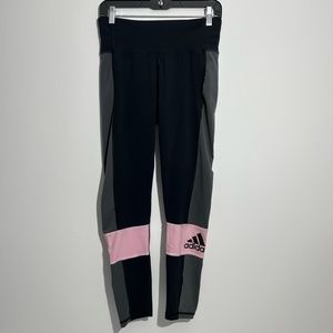Adidas Women’s Multi Color Leggings Size Medium With Side Zipper Pocket.